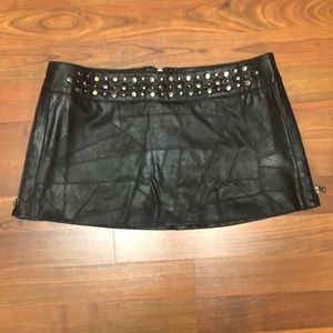 Bebe super cute skirt
